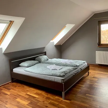 Villa Velencei Fuzfas *